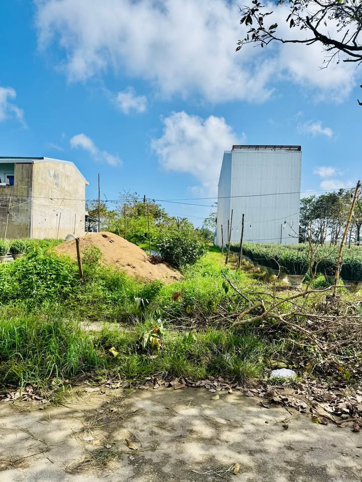 Đất nền Vỹ Dạ, Huế 94m² giá 2.xx tỷ - Khu vực an ninh, hàng xóm thân thiện!