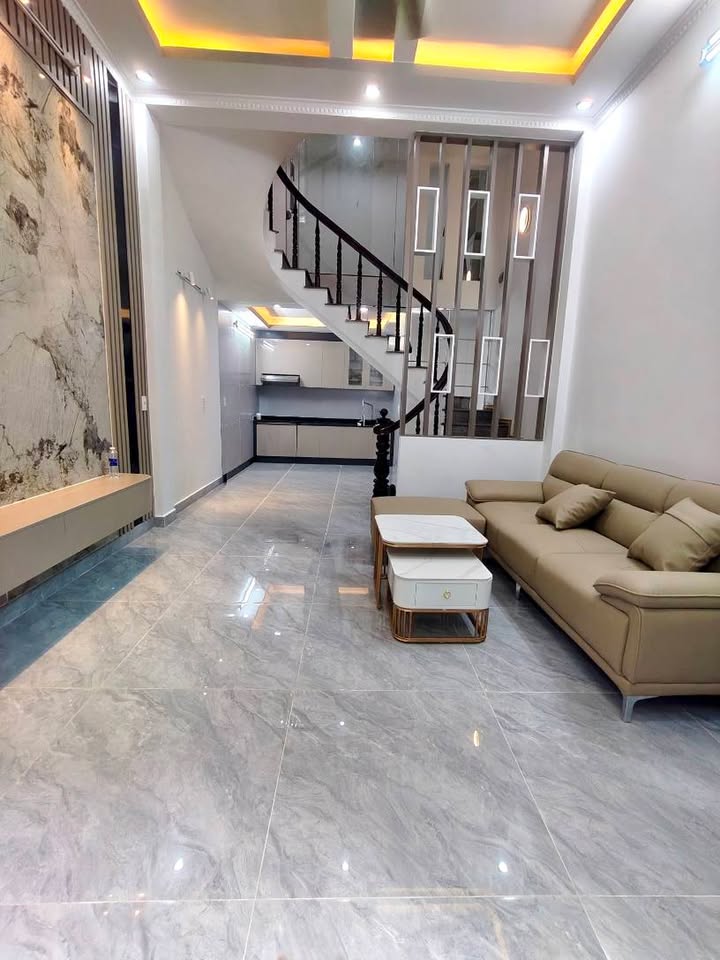 Nhà mới 3.5 tầng tại 229 Hàng Kênh, Hải Phòng - Ô tô cách nhà vài bước chân!