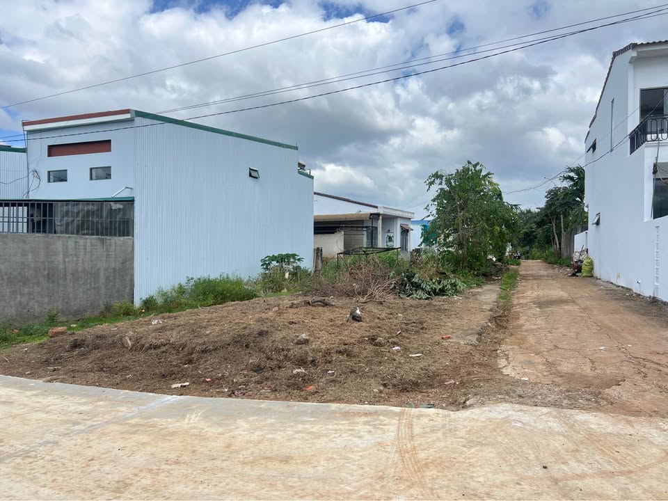 Đất 2 Mặt Tiền Hẻm Cấp 1 Y Wang, Buôn Ma Thuột 110m² giá 1.399 tỷ - Sổ hồng chính chủ!