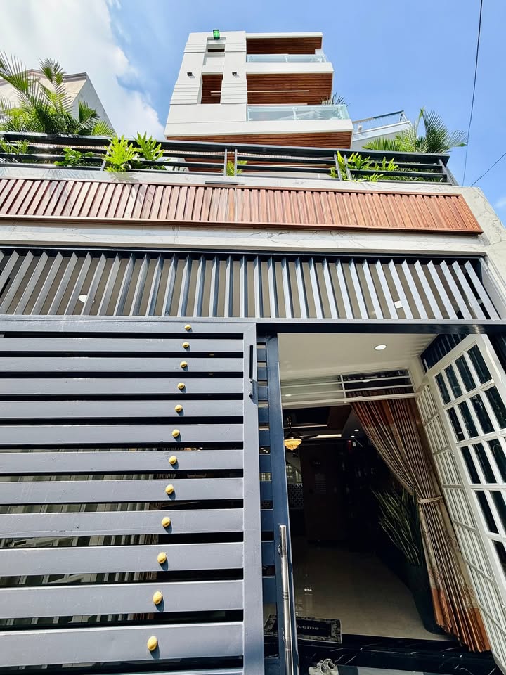 Nhà phố Gò Vấp 44m² giá 7.6 tỷ - Thiết kế sang trọng, hướng Đông Nam!