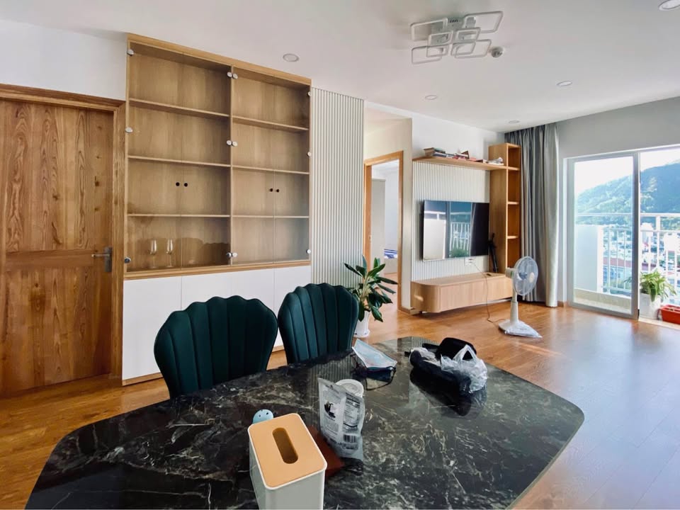 Chung cư Hoàng Quân Nha Trang 70m² giá 1,95 tỷ - Căn góc tầng 15 view thoáng