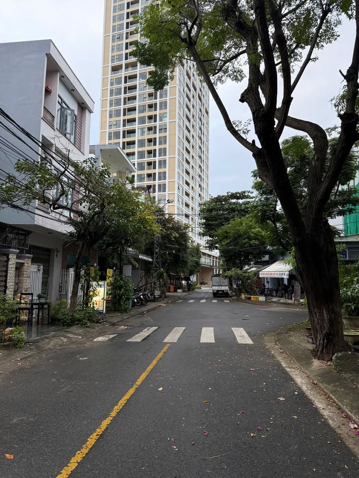 Nhà phố mặt tiền Nguyễn Tư Giản 180m² giá 20 tỷ - View công viên tuyệt đẹp!