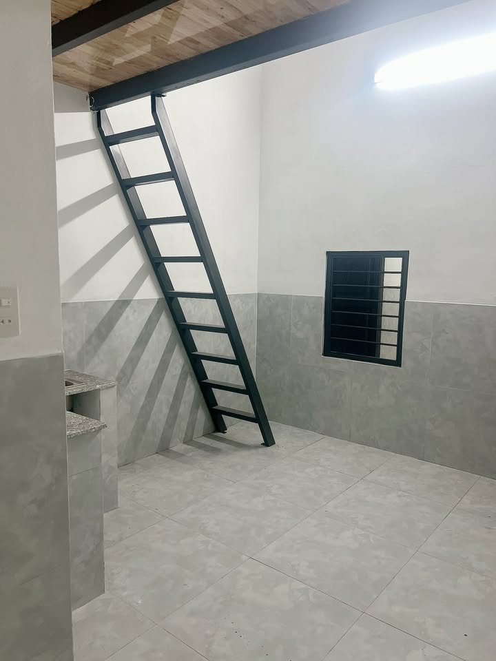 Phòng trọ Ninh Giang, Ninh Hòa 1.3 triệu - Gác lửng tự do giờ giấc!