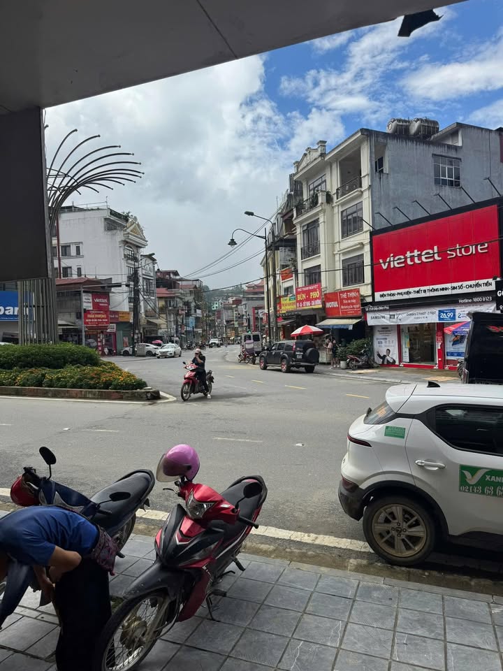 Nhà 2 tầng đường Điện Biên Phủ - Sa Pa 100m² giá 13.5 tỷ - Chính chủ bán gấp!