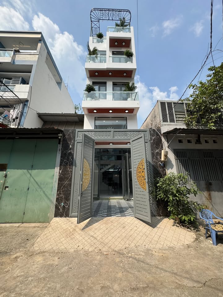 Nhà phố đường Song Hành, quận 12, 72m² giá 8.49 tỷ - Full nội thất cao cấp!