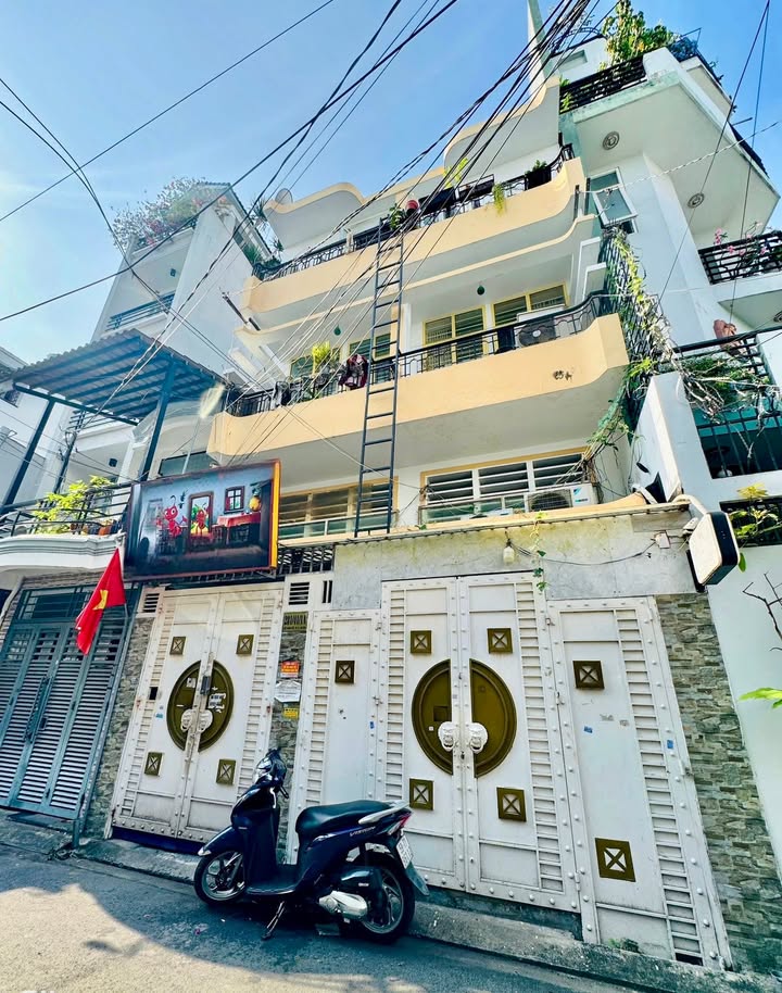 Nhà phố Lê Văn Sỹ, Tân Bình 90m² giá 17.999 tỷ - Hẻm ô tô thông!