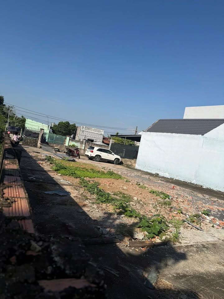 Đất nền Xuân Thới Sơn Hóc Môn 104m² giá 2.1 tỷ - Sổ đỏ chính chủ, xây tự do!