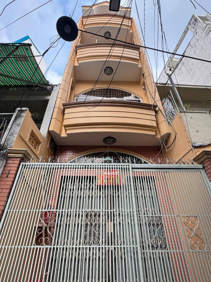 Nhà đẹp Quận 11 trên đường Lãnh Binh Thăng 39m² giá 8.2 tỷ - Thương lượng linh hoạt!