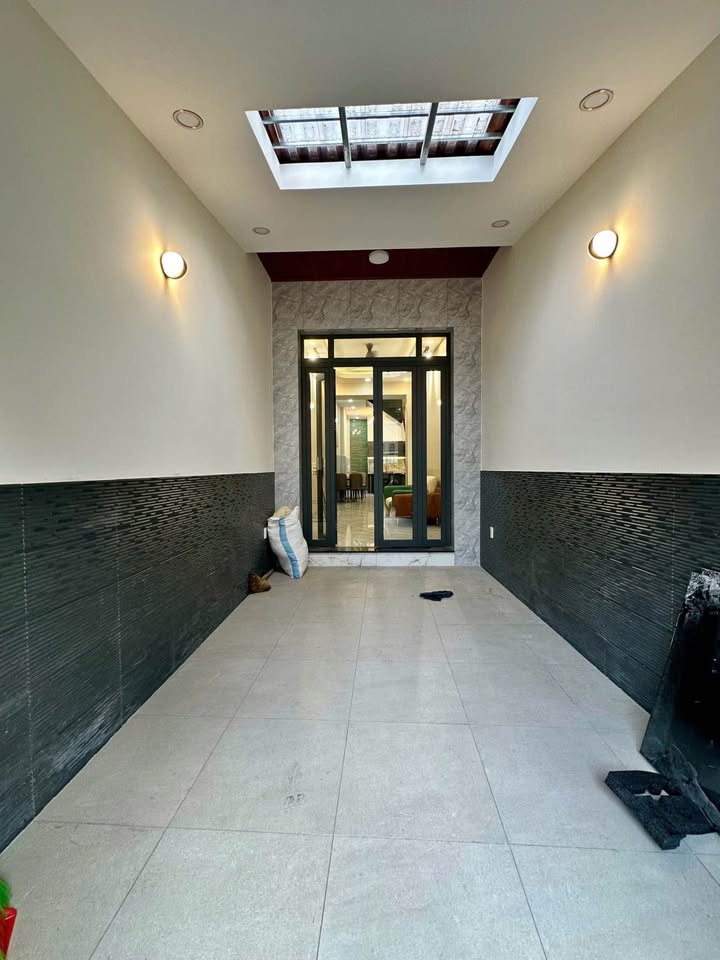 Nhà mặt tiền Dã Tượng, Chánh Hưng 54m² giá 10.8 tỷ - Kinh doanh hiệu quả!