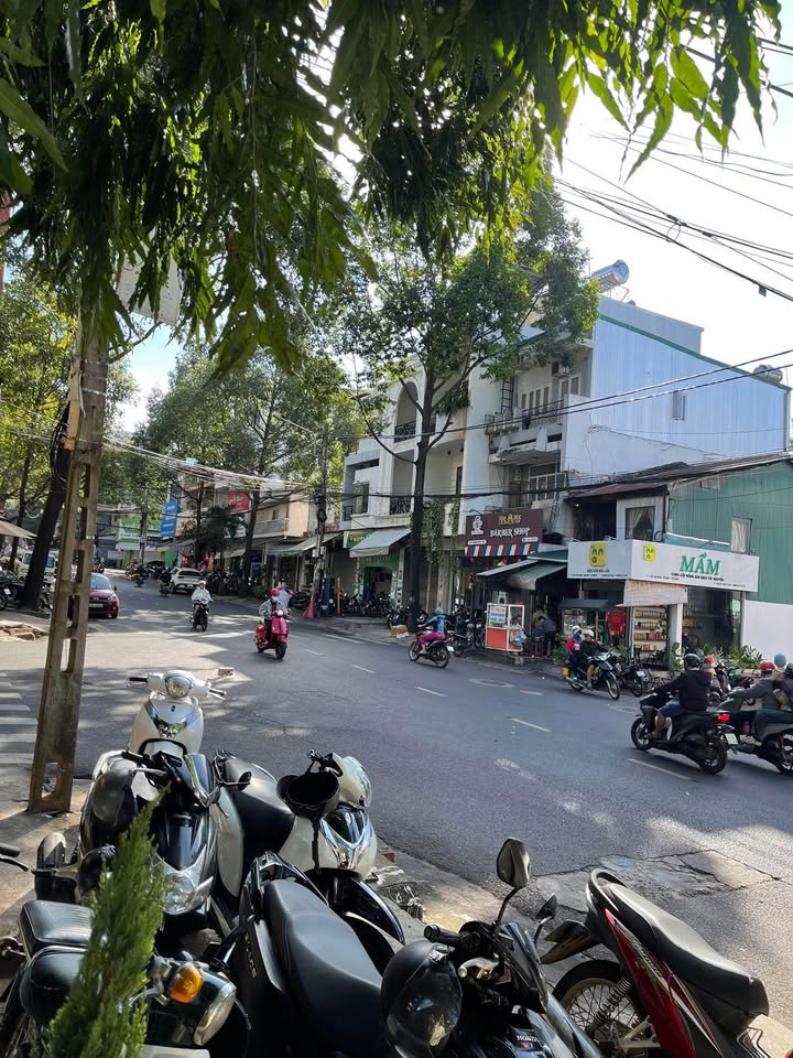 Nhà mặt tiền kinh doanh Đường Trần Phú Buôn Ma Thuột 90m² giá 12.999 tỷ - Cơ hội đầu tư sinh lời!
