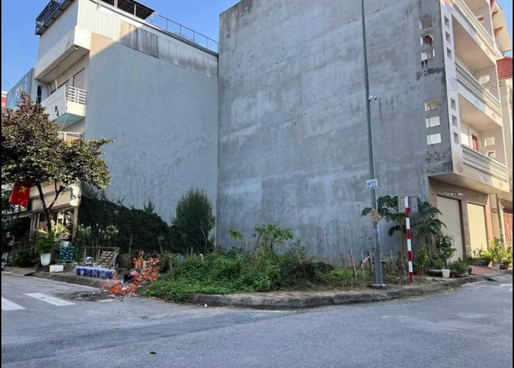 Đất nền Hải Dương 107.4m² giá thỏa thuận - Vị trí trung tâm lô 83.93 khu đô thị Vạn Phúc Tây Nam Cường