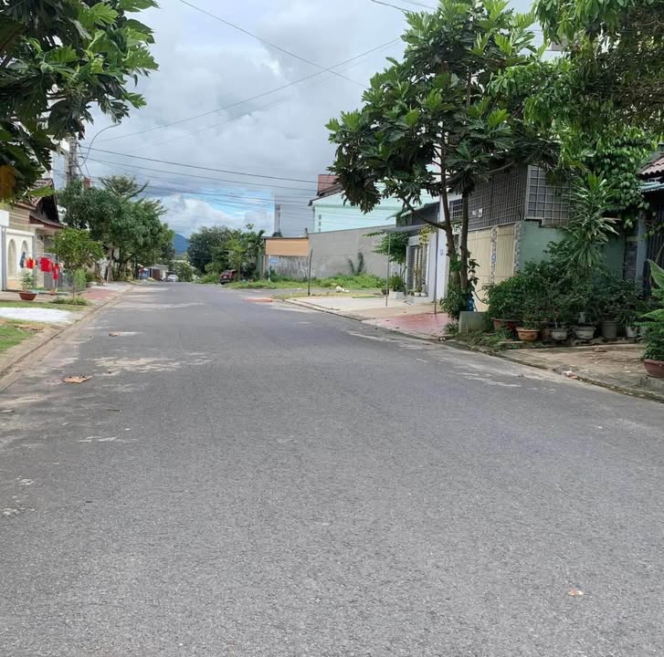 Đất nền đường Thu Bồn, phường Trường Chinh, Kon Tum 196m² - Sổ hồng chính chủ, giá chỉ 1 tỷ!