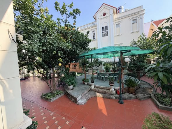 Bán biệt thự 400m² khu Sao Đỏ - Giá 20 tỷ - Thiết kế 4 tầng hiện đại!