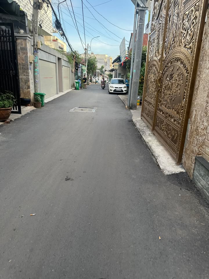 Nhà mặt tiền Dương Đình Hội, Phước Long B, 77m², giá chỉ 6.5 tỷ - Kinh doanh sầm uất!