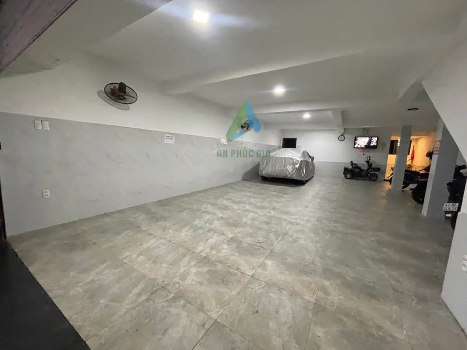 Cho thuê nhà nguyên căn mặt tiền 4 tầng đường Hồ Xuân Hương, quận Ngũ Hành Sơn, Đà Nẵng 100m² chỉ 50 triệu/tháng!