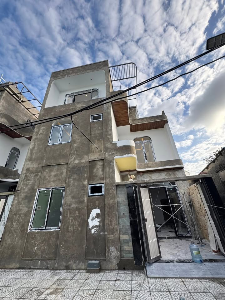Townhouse 3 tầng tại Đà Nẵng 61m² giá 4 tỷ - Nội thất đầy đủ, gần ĐH Duy Tân!