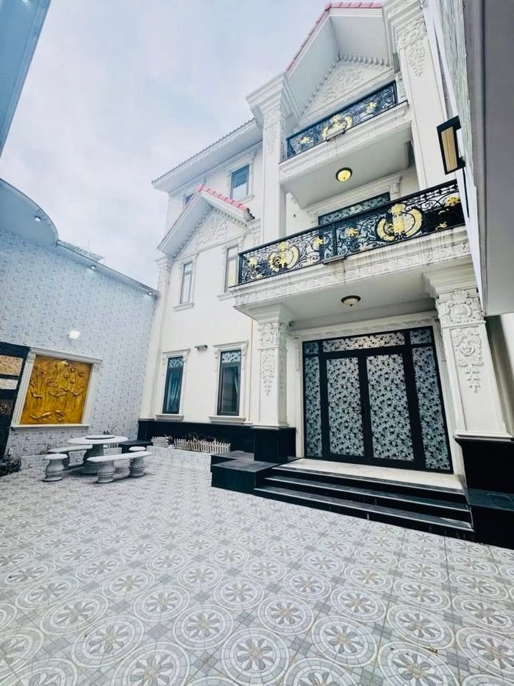 Tòa nhà CHDV & Biệt thự Tân Bình 341m² giá 30 tỷ - Đầu tư sinh lời ngay!