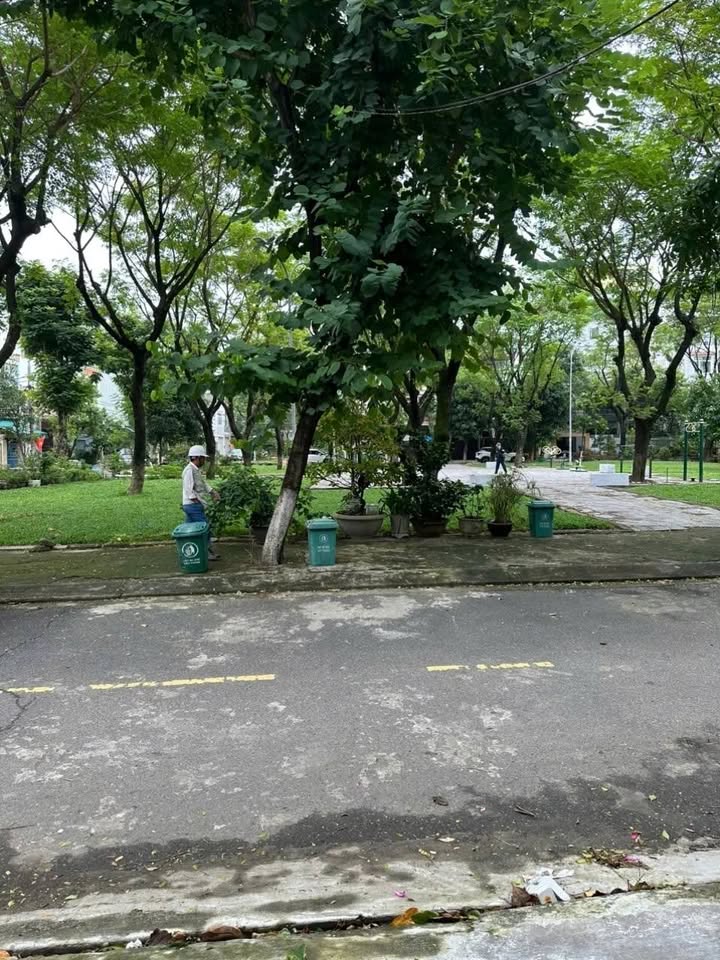 Cặp mặt phố Nguyễn Tư Giản 180m² giá 14.4 tỷ - Đầu tư sinh lời hiếm có!