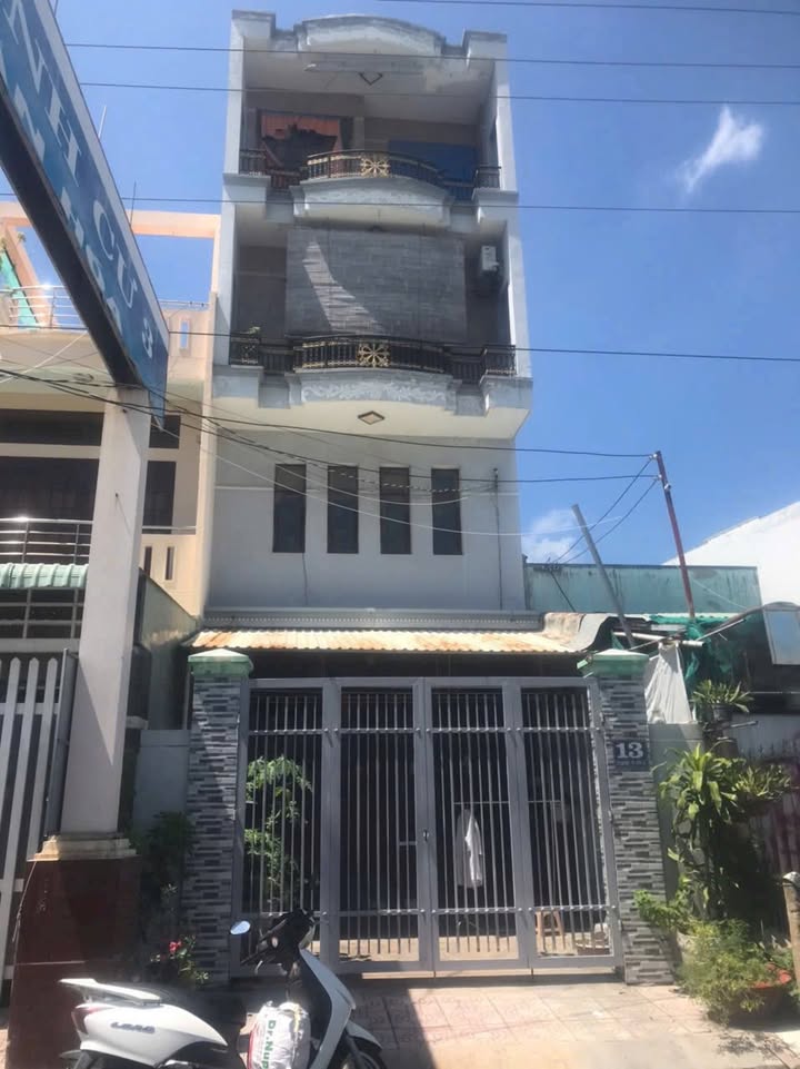 Nhà mặt tiền Lê Văn Kiệt, phường 6, Tân An, 95m² giá 4.7 tỷ - Pháp lý hoàn chỉnh!