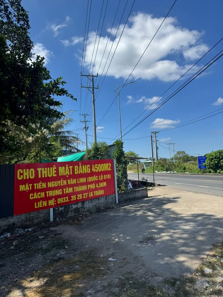 Cho thuê kho mặt tiền Nguyễn Văn Linh, Cần Thơ 4500m² - Vị trí đắc địa, thuận lợi kinh doanh!