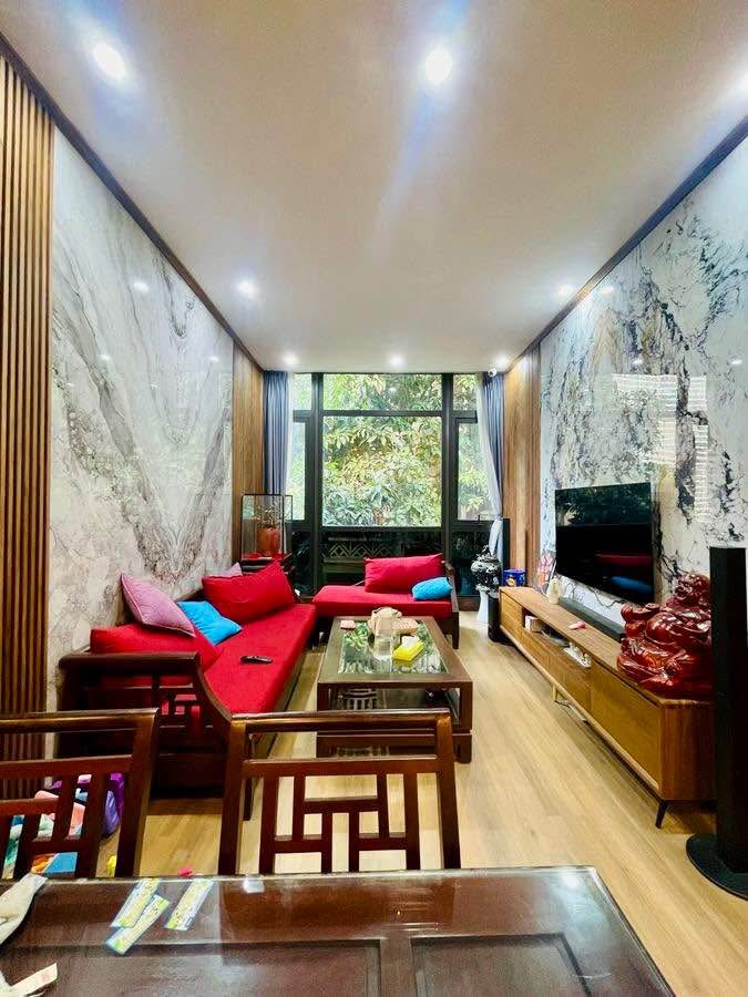 Nhà phố Trung Hoà Cầu Giấy 40m² giá 20 tỷ - Kinh doanh đắc địa, thang máy hiện đại!