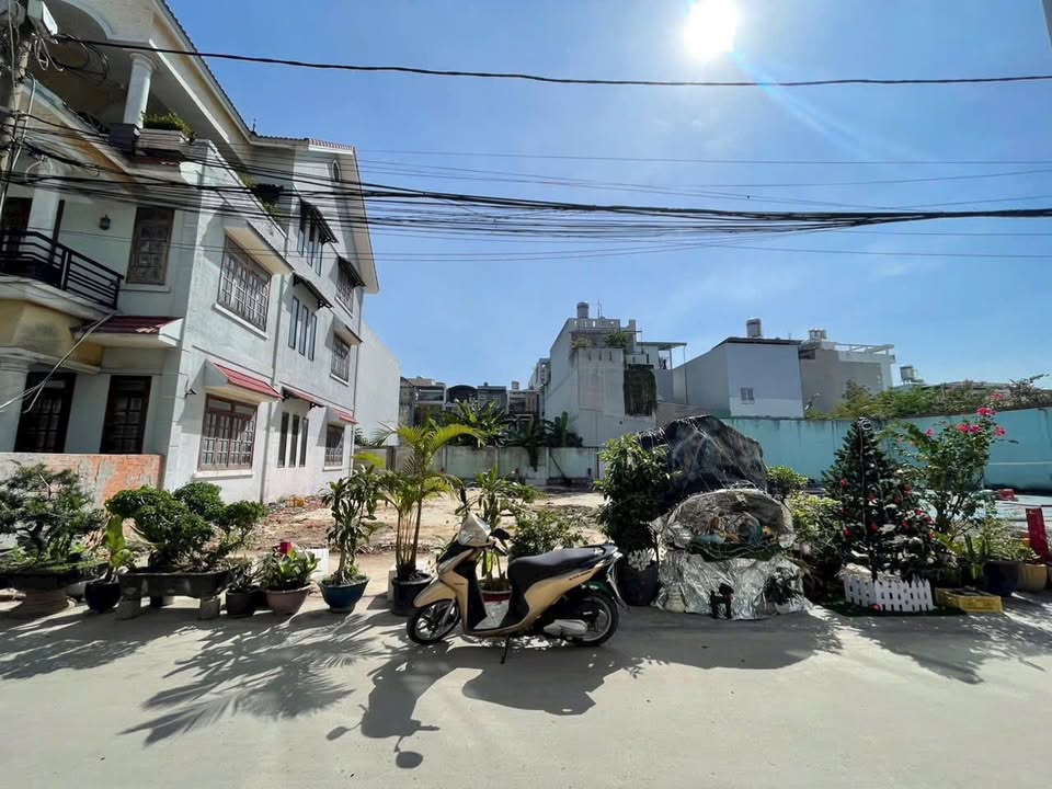 Bán đất đẹp tại Đỗ Xuân Hợp, Phước Long B, Quận 9 - Sổ hồng chính chủ!