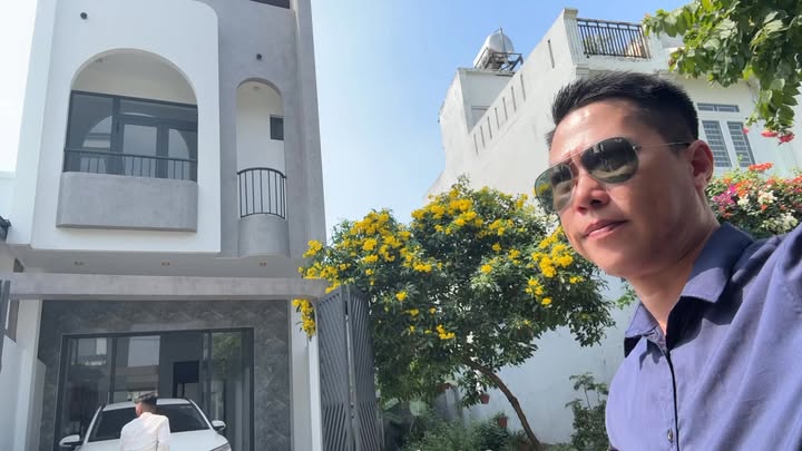 Nhà Phố 1 Trệt 2 Lầu 62m² giá 5.5 tỷ - Sẵn sàng vào ở ngay!