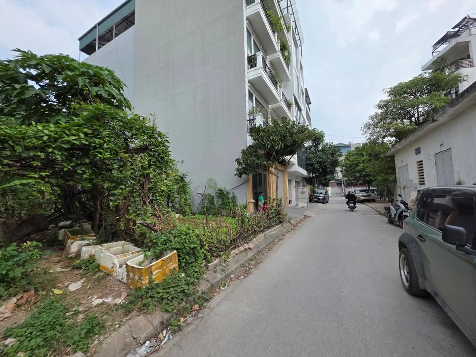 Đất phân lô Thượng Thanh Long Biên 74m² giá 14.95 tỷ - View công viên thoáng đãng!