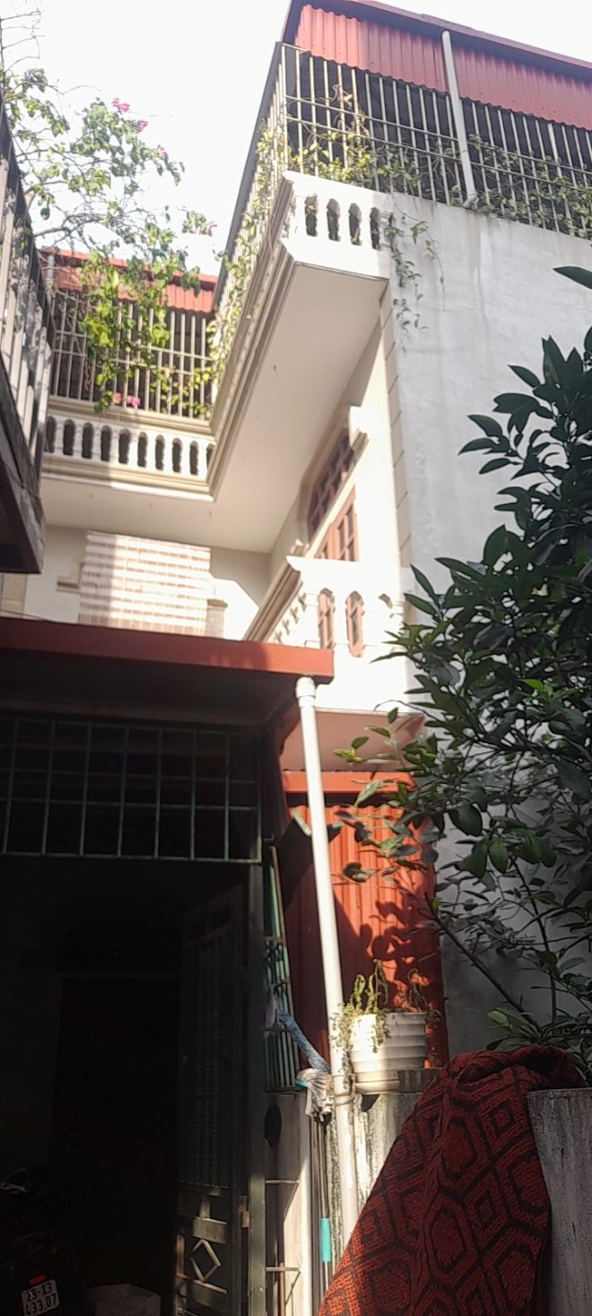 Bán đất tặng nhà 3 tầng tại Thạch Bàn, giá chỉ 7 tỷ - Cơ hội đầu tư tuyệt vời!