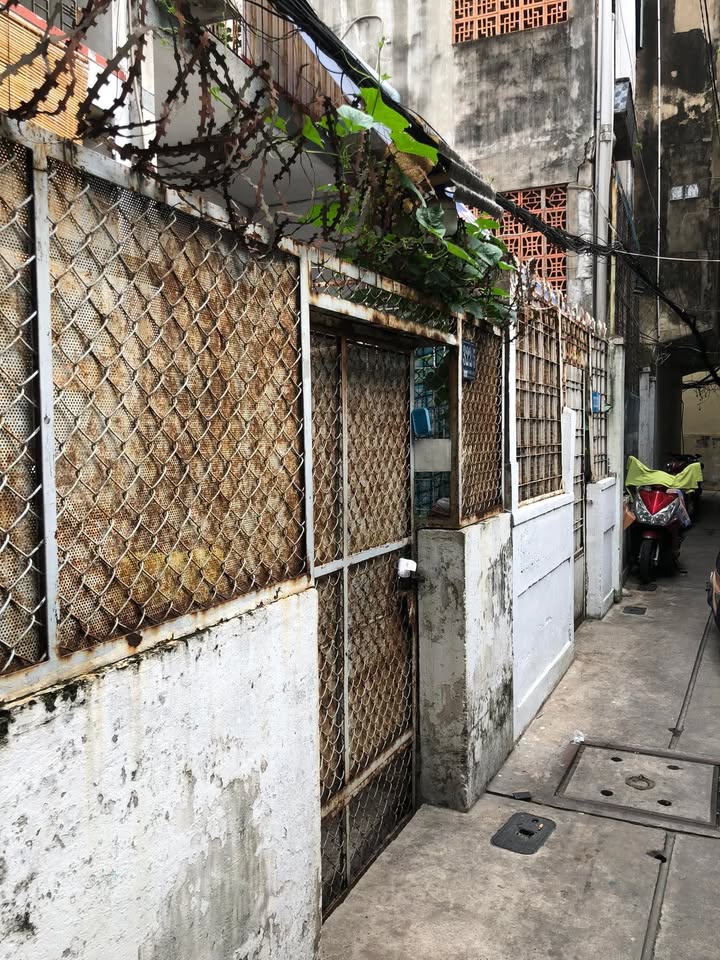 Nhà hẻm Trần Hưng Đạo, Nguyễn Cư Trinh, Quận 1, 34m² giá 4.5 tỷ - Kinh doanh sầm uất!