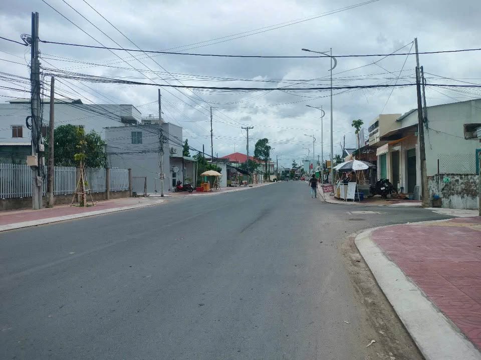 Đất thổ cư 152m² đường Nguyễn Văn Nhung, Phước Hậu, Vĩnh Long - Giá chỉ 1.8 tỷ!