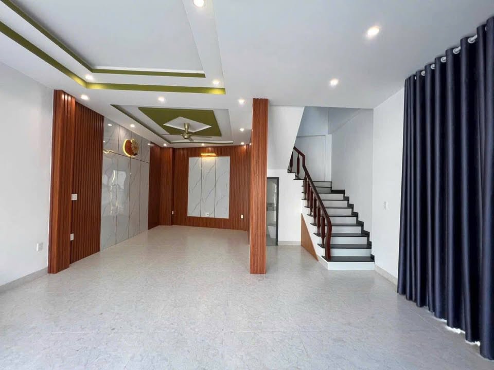 Nhà góc 1 trệt 3 lầu hẻm ô tô đường Nguyễn Trường Tộ, Vũng Tàu 76m² giá 7.5 tỷ - Sổ đỏ chính chủ!