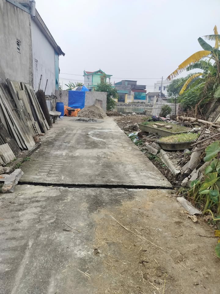 Đất nền Dân Chủ Hưng Hà 124m² giá thỏa thuận - Ô tô vào tận đất!