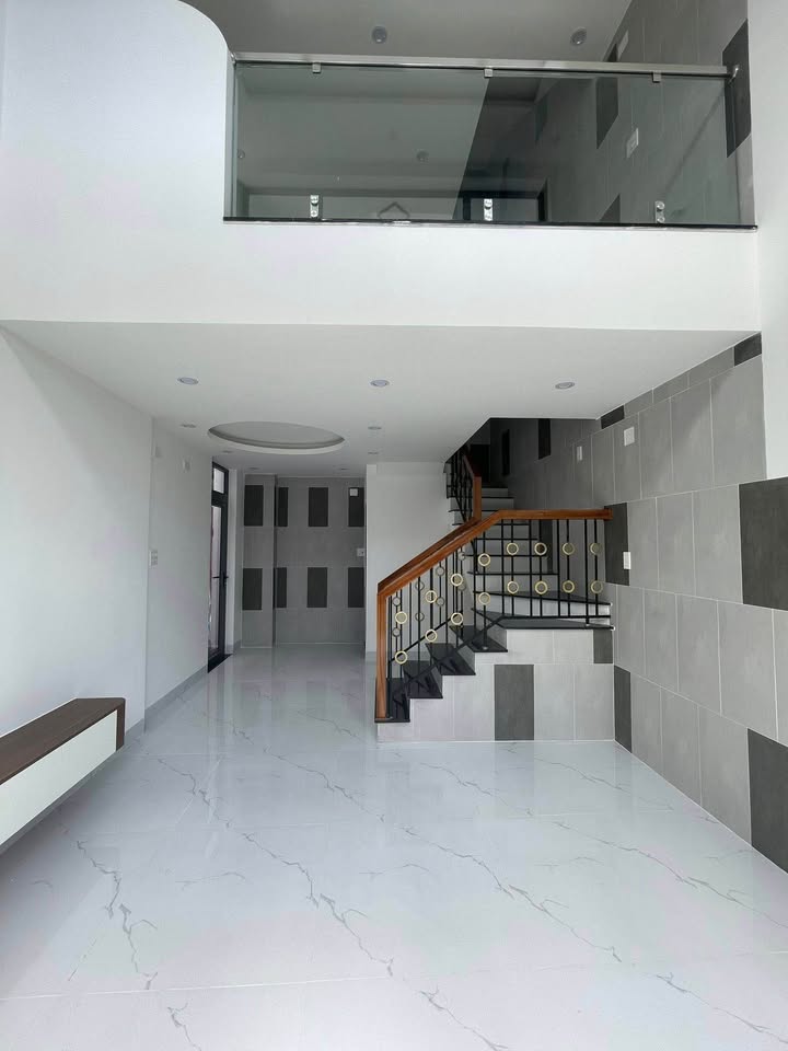 Nhà hẻm 2,5 tầng P. Nguyễn Văn Cừ Quy Nhơn 28m² giá 3 tỷ - Sổ đỏ chính chủ!