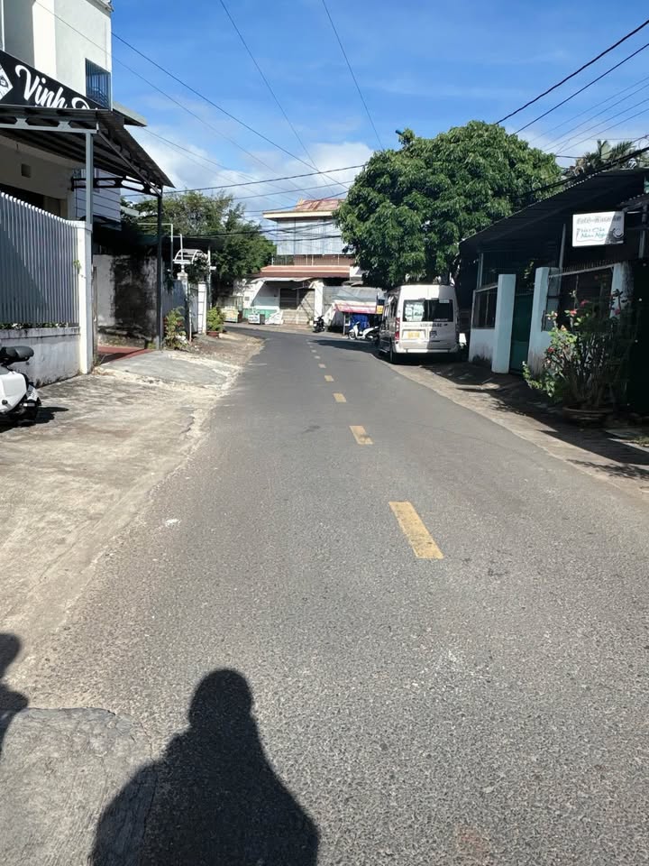 Nhà cấp 4 mặt tiền Nơ Trang Gưh, 247m² giá 9 tỷ - Vị trí đắc địa gần chợ!