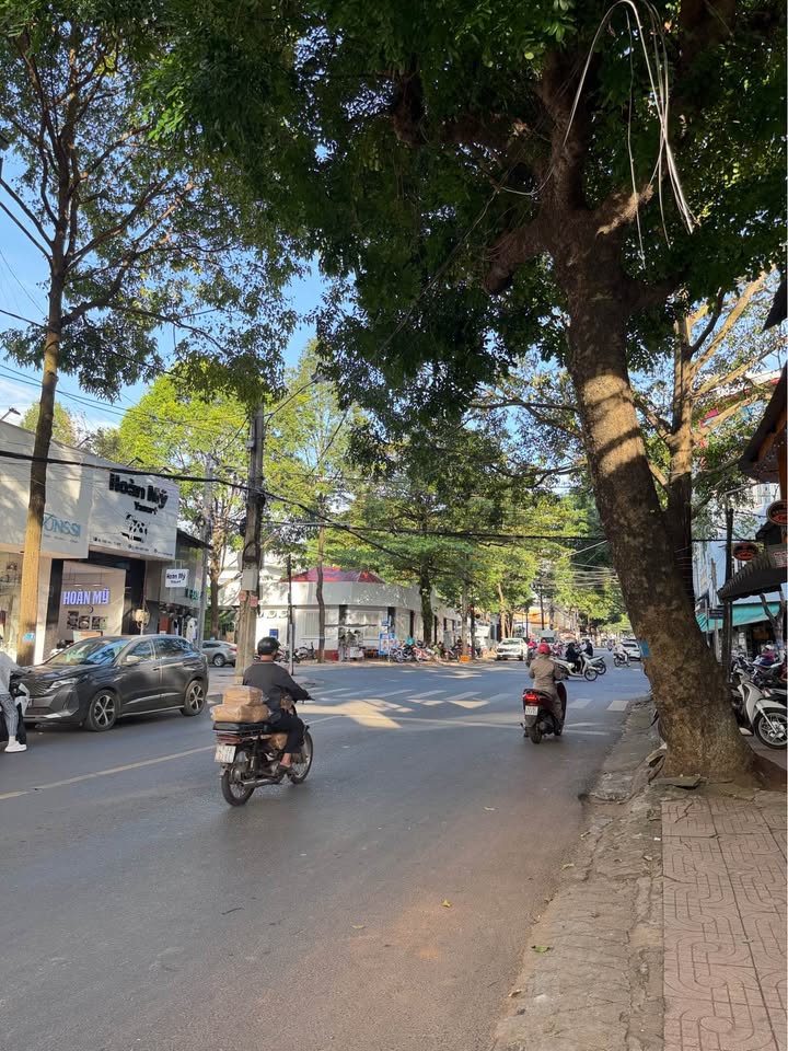 FrontHouse Trần Phú Buôn Ma Thuột 90.75m² giá 12.9 tỷ - Mặt tiền trung tâm, tiện ích đa dạng!