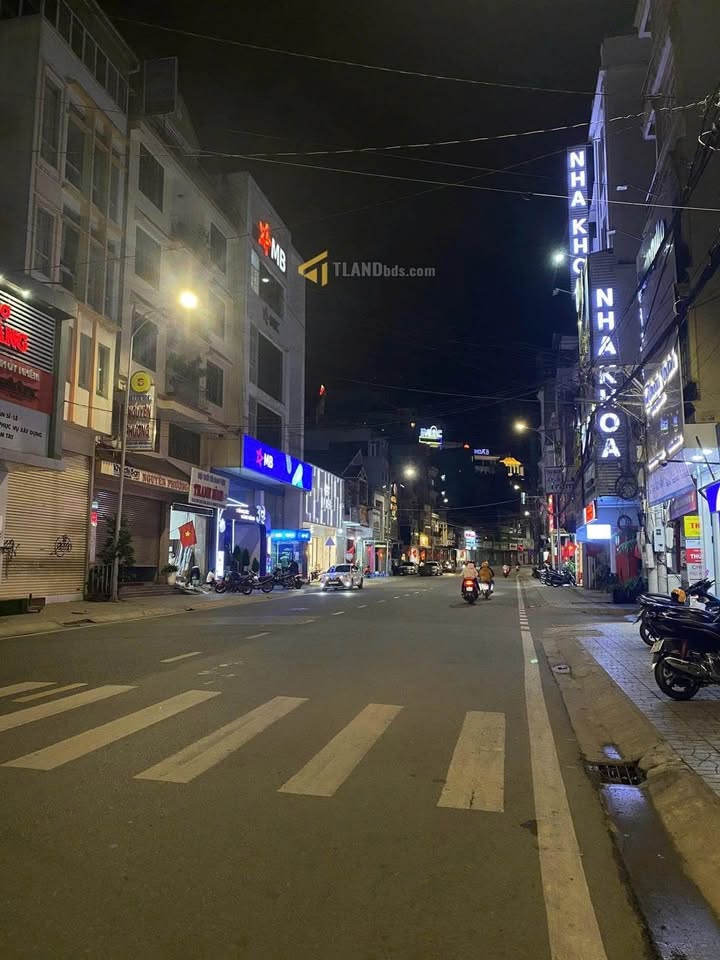 Nhà phố mặt tiền Phan Đình Phùng, Đà Lạt 67m² giá 17 tỷ - Sổ riêng chính chủ!