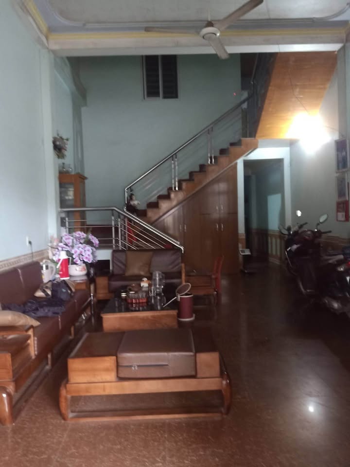 Nhà 2 tầng đường Phùng Chí Kiên Lào Cai 77m² giá 2.8 tỷ - Bán gấp do chuyển công việc!