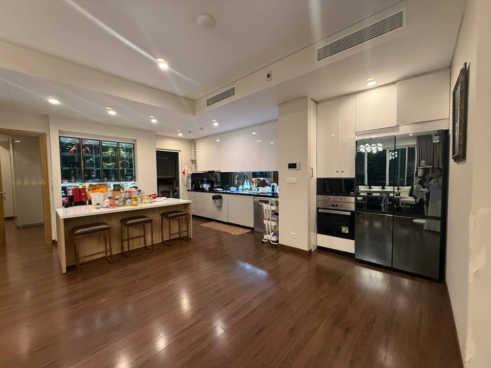 Căn hộ cho thuê Sala Thủ Đức 215m² giá 90 triệu - Nội thất cao cấp, view thoáng đãng!