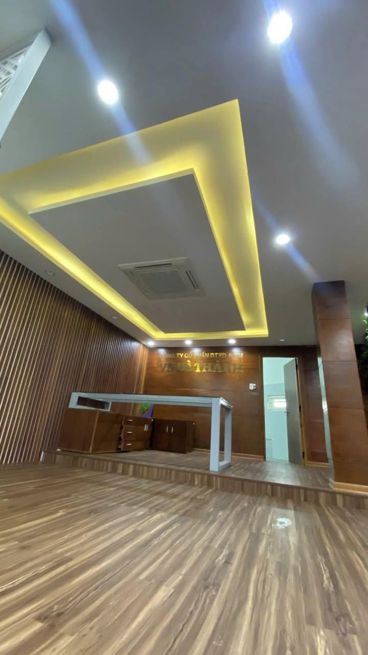 Nhà 3 tầng mặt tiền Lê Lợi quận Hải Châu 142m² giá 22 tỷ - Phù hợp kinh doanh ngay!