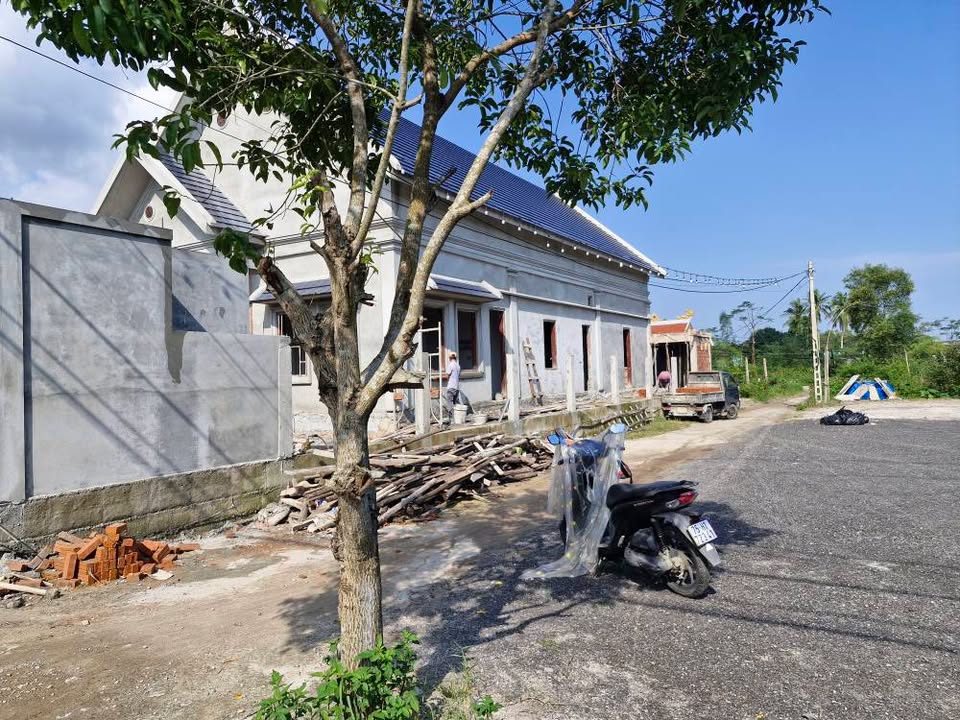 Lô đất đẹp Vinh Thanh 125m² giá chỉ 5xx triệu - Đường rộng, khu sầm uất!