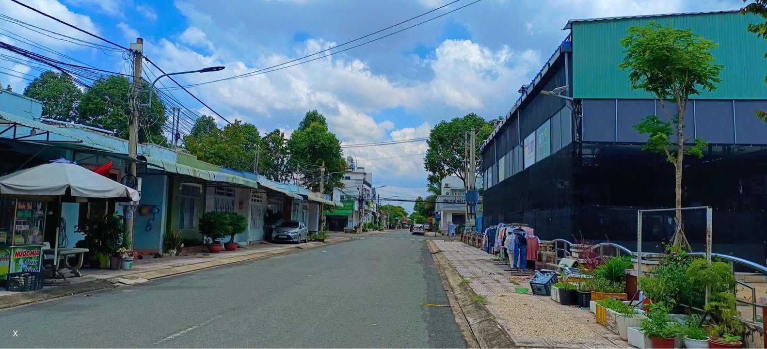 Nhà TDC Tân Phú Đồng Xoài 100m² giá 2.5 tỷ - Sẵn sàng vào ở!