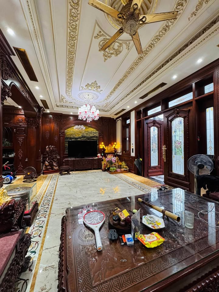 Nhà 5 tầng tại Đông Hương 84m² giá 10 tỷ - Kiến trúc hiện đại, tiện ích đầy đủ!