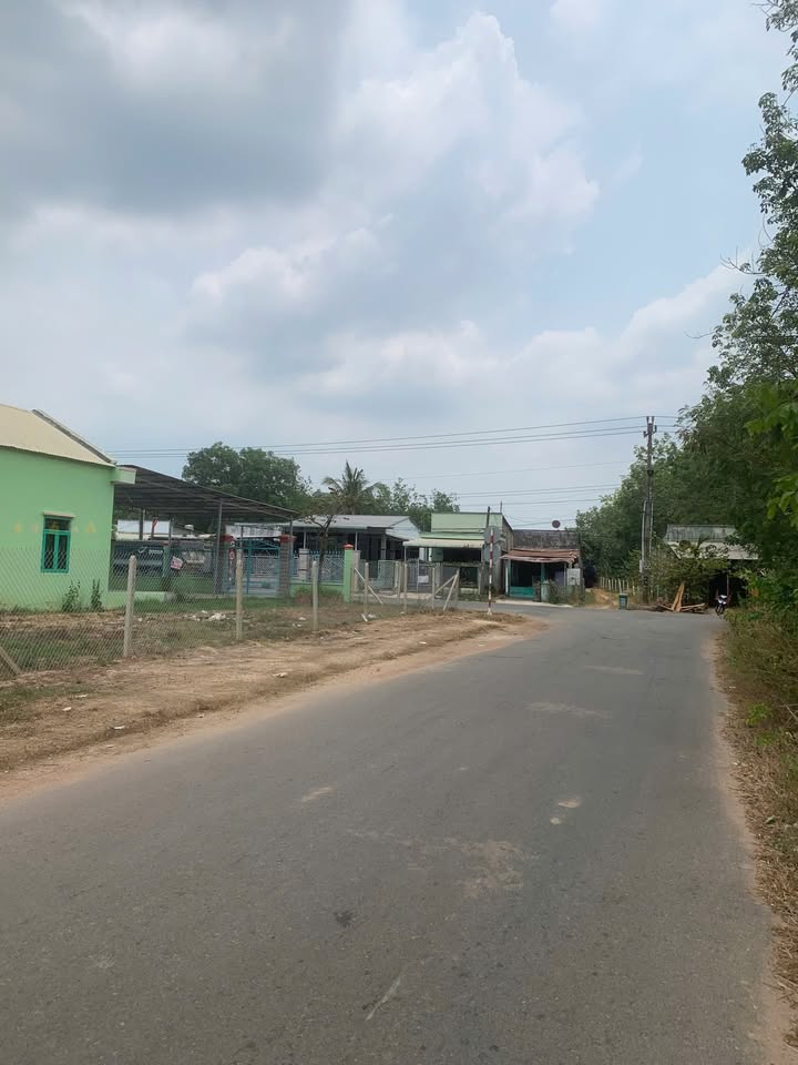 Đất nền Dầu Tiếng 80m² giá 1.3 tỷ - Mặt tiền đường nhựa rộng rãi!