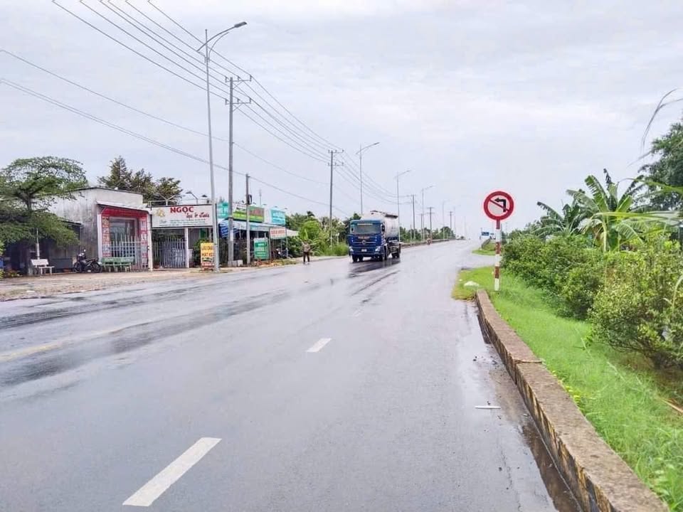 Đất nền mặt tiền Nguyễn Văn Linh, Bình Thủy, 300m² - Cơ hội đầu tư tuyệt vời!