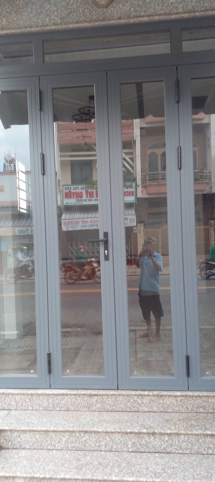 Nhà phố mặt tiền Lê Lợi, quận 1, 50m² giá 3.2 tỷ - Kinh doanh thuận lợi!