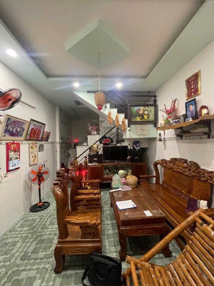 Nhà 3 tầng đường số 14, Gò Vấp 40m² giá 4.65 tỷ - Sổ đẹp, tặng hệ thống điện mặt trời!