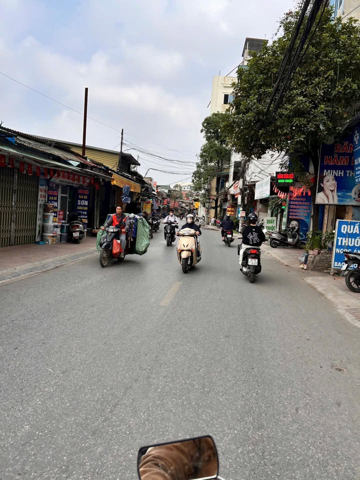 Nhà 2 tầng Tả Thanh Oai 48m² giá 1.6 tỷ - Ở ngay, tiện nghi đầy đủ!