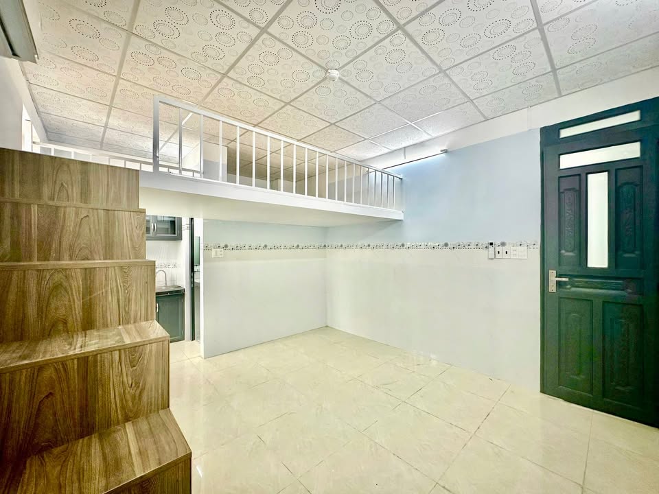 Phòng cho thuê tại Xô Viết Nghệ Tĩnh, Bình Thạnh - Gác lửng, cửa sổ trời thoáng mát chỉ 600k/tháng!