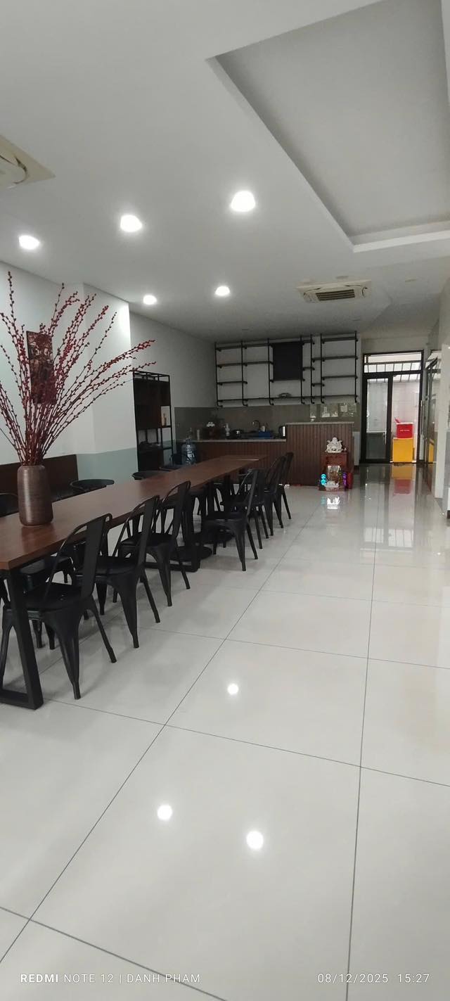 Cho thuê văn phòng tại KĐT Vạn Phúc City 90m² giá 15 triệu - Full nội thất, vào làm việc ngay!